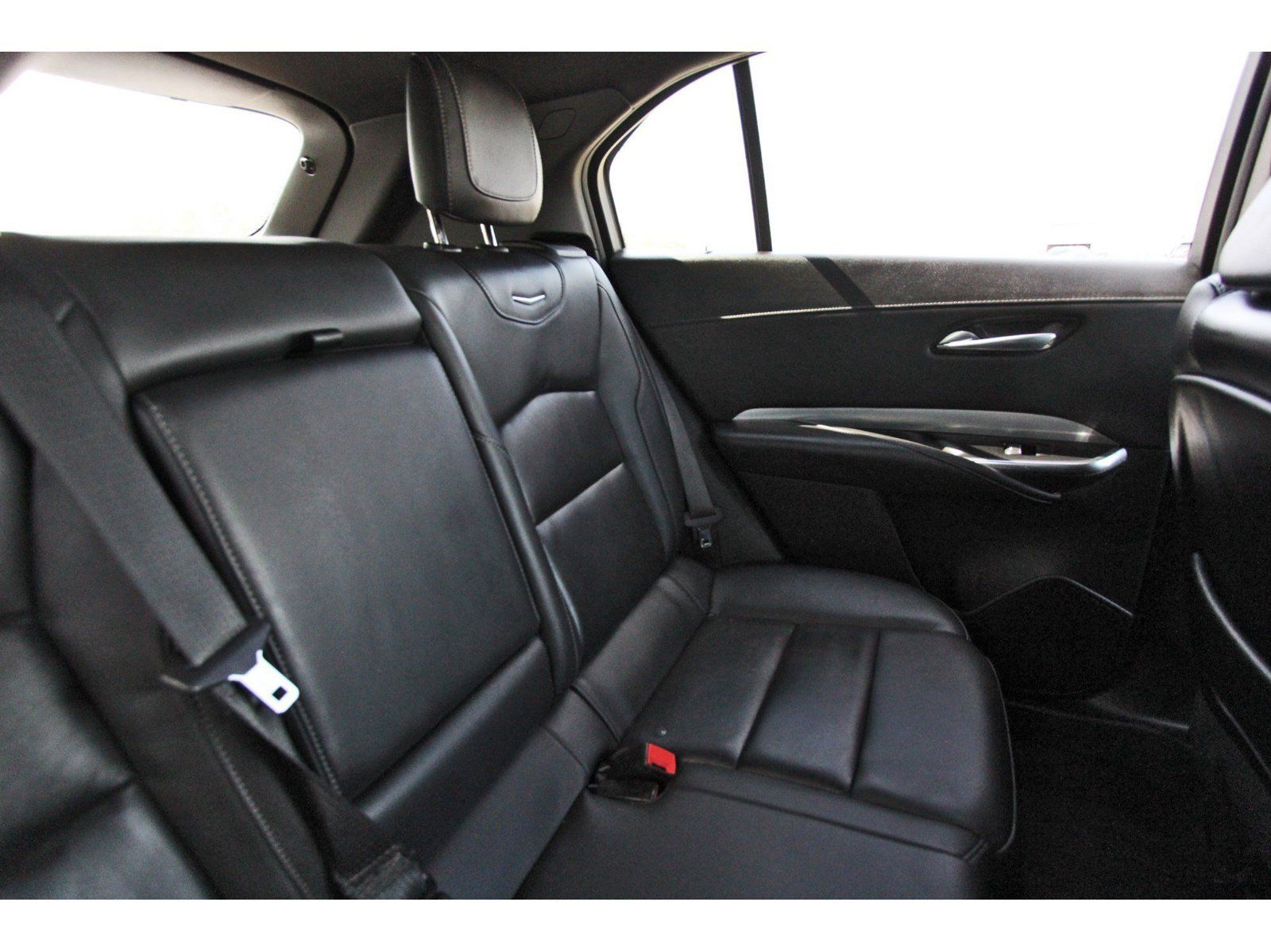Used 2022 Cadillac XT4 Premium Luxury w/ Enhanced Visibility Package FWD image 13