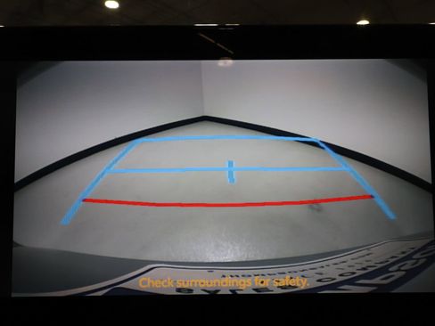 Used 2025 Toyota Sienna XLE image 13