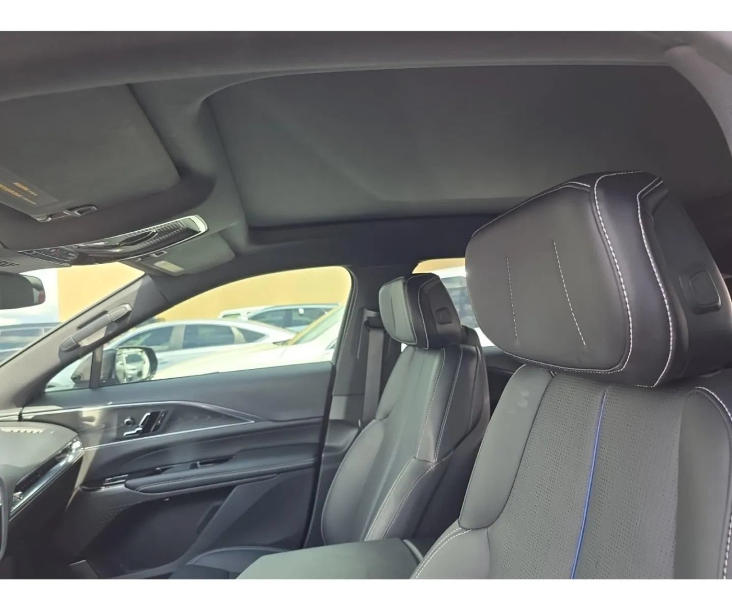 Used 2024 Cadillac Lyriq Sport RWD image 8