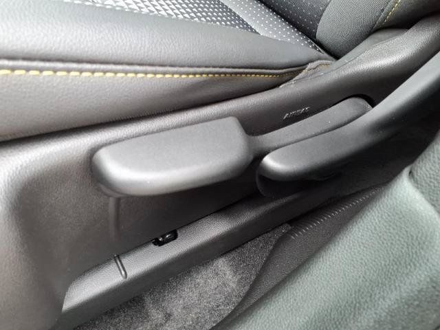 Used 2025 Chevrolet Trax LT w/ Driver Confidence Package FWD image 14