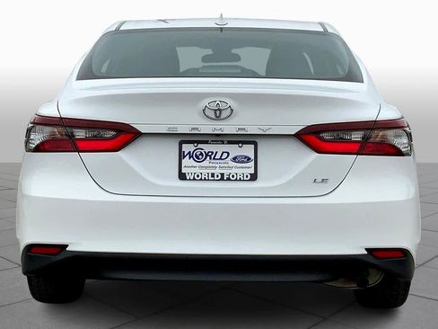 Used 2022 Toyota Camry LE image 4