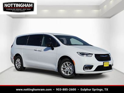 New 2026 Chrysler Pacifica Select