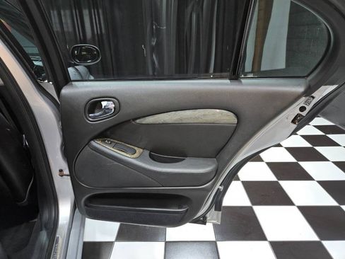 Used 2005 Jaguar S-TYPE R RWD image 61