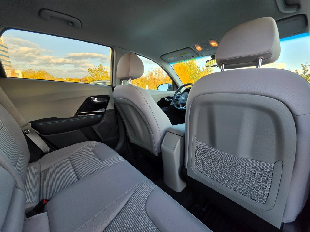 Used 2020 Kia Niro LXS FWD image 13