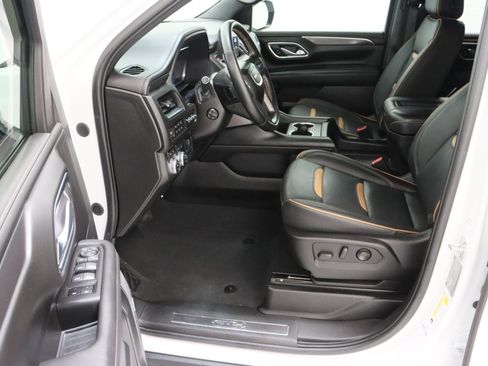 Used 2023 GMC Yukon XL AT4 w/ AT4 Premium Plus Package AWD/4WD image 15