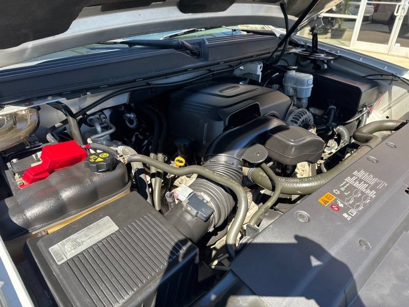 Used 2012 Chevrolet Avalanche LT AWD/4WD image 32
