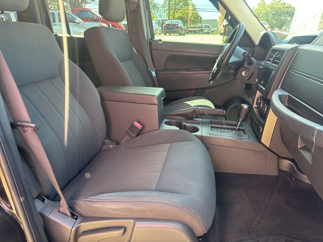 Used 2012 Jeep Liberty Sport w/ Popular Equipment Group RWD image 17