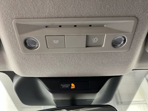Used 2025 Nissan Kicks SV FWD image 28