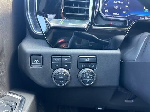Used 2024 Chevrolet Silverado 1500 LT Trail Boss w/ Convenience Package II AWD/4WD image 25