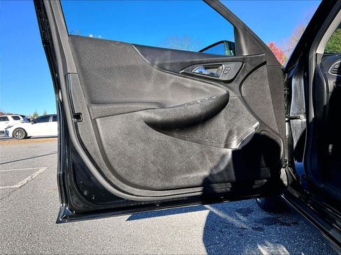 Used 2024 Chevrolet Malibu LT image 9
