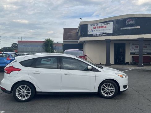 Used 2017 Ford Focus SE image 8