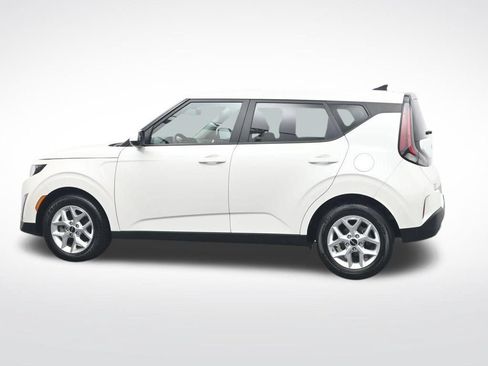 Used 2025 Kia Soul LX w/ LX Technology Package FWD image 10