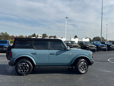 Used 2023 Ford Bronco Outer Banks image 2