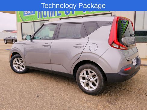 Used 2022 Kia Soul LX w/ Technology Package image 4