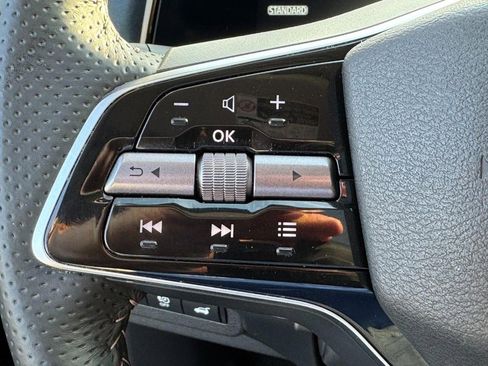 Used 2023 Nissan Ariya image 18