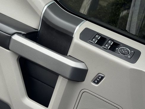 Used 2017 Ford F150 XLT w/ Trailer Tow Package image 34