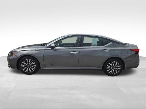 Used 2023 Nissan Altima 2.5 SV FWD image 10