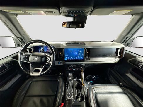 Used 2022 Ford Bronco Badlands image 17