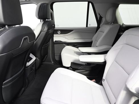 New 2026 Lincoln Navigator Reserve AWD/4WD image 21