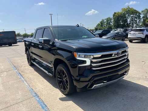 Used 2023 Chevrolet Silverado 1500 High Country w/ Technology Package AWD/4WD image 2