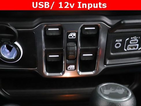 Used 2023 Jeep Wrangler Sahara image 23