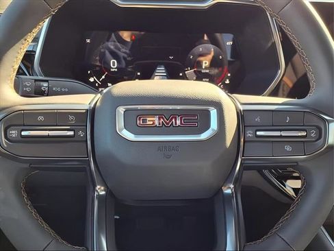 Used 2026 GMC Canyon AT4 w/ Off-Road Front Bumper Package image 18