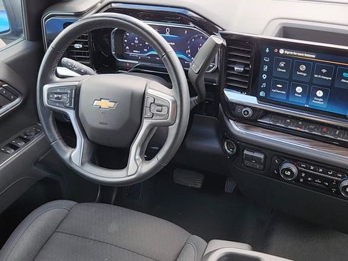 Used 2025 Chevrolet Silverado 1500 LT AWD/4WD image 5
