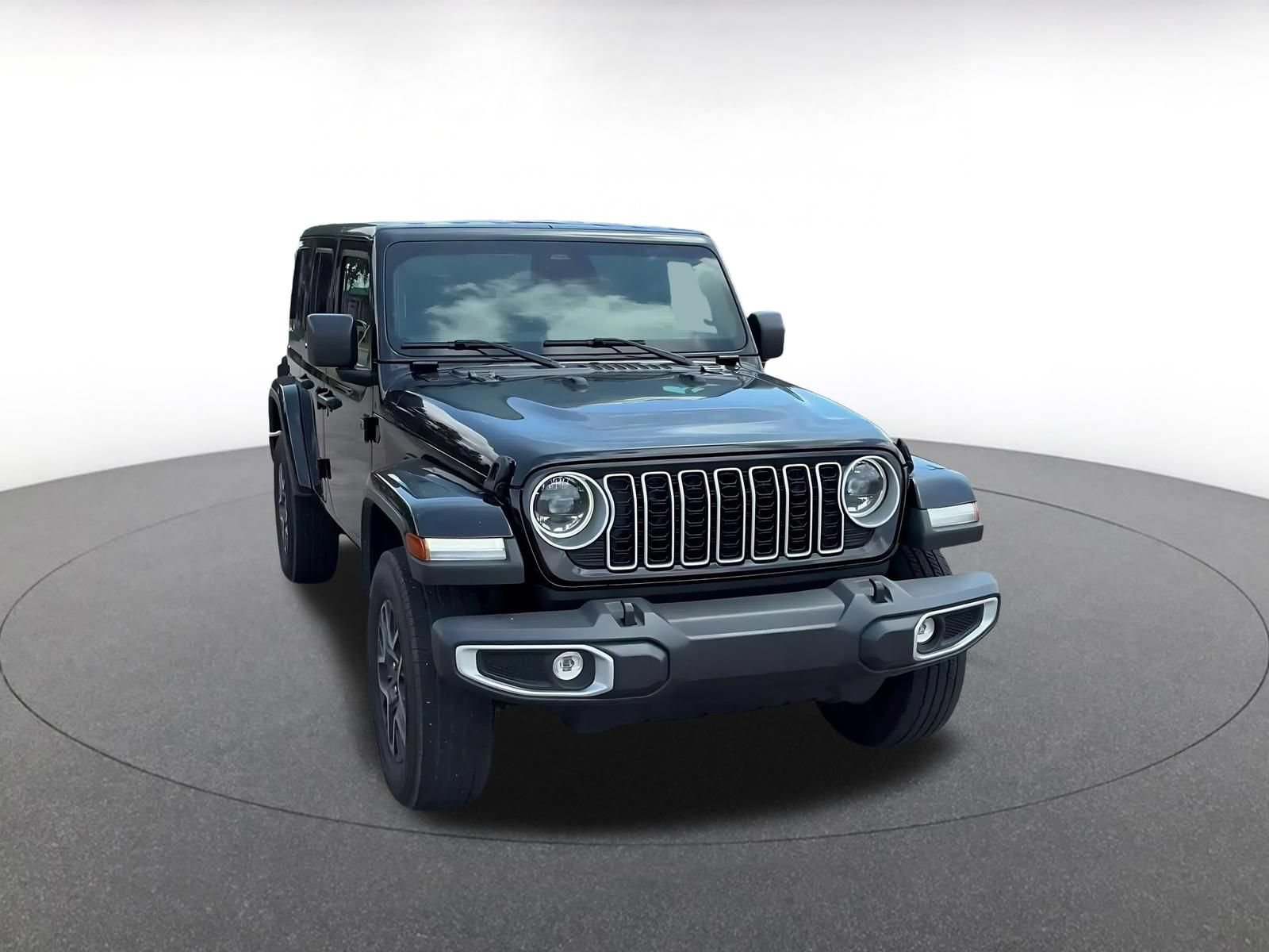 Used 2025 Jeep Wrangler Unlimited Sahara AWD/4WD image 3