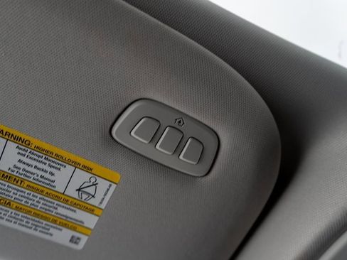 Used 2025 Ford Expedition Active image 41