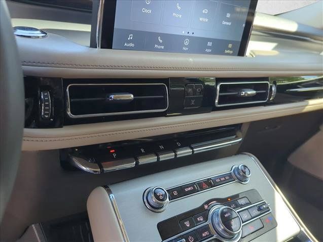 Used 2024 Lincoln Aviator 2WD w/ Premium Package image 20