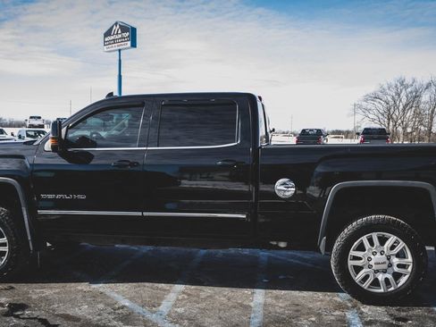 Used 2015 GMC Sierra 2500 Denali w/ Duramax Plus Package image 6
