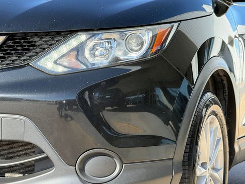 Used 2018 Nissan Rogue Sport SV image 5