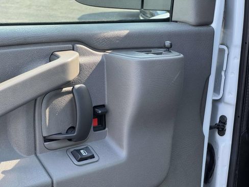 Used 2025 Chevrolet Express 2500 w/ Driver Convenience Package RWD image 20