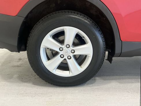 Used 2014 Toyota RAV4 XLE AWD/4WD image 10