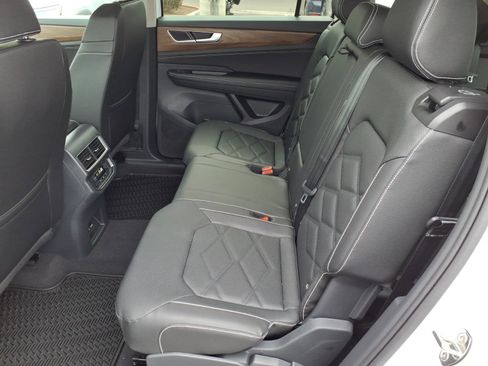 New 2026 Volkswagen Atlas SE image 15
