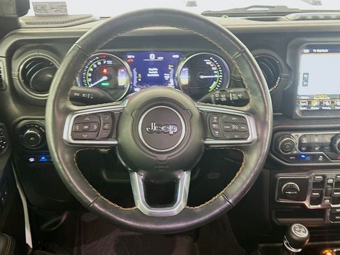 Used 2023 Jeep Wrangler Unlimited Sahara AWD/4WD image 18