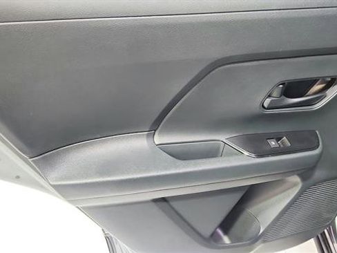 Certified 2025 Nissan Kicks S image 17