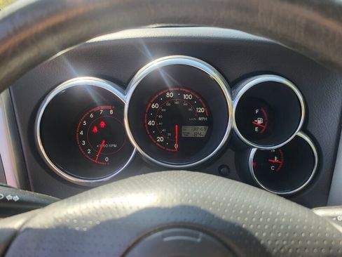 Used 2006 Toyota Matrix XR image 11