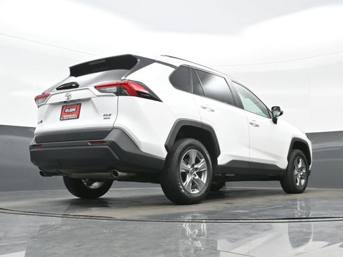 Used 2022 Toyota RAV4 XLE w/ XLE Grade Weather Package AWD/4WD image 32