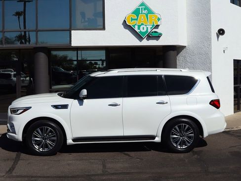 Used 2022 INFINITI QX80 Luxe w/ All-Season Package image 8