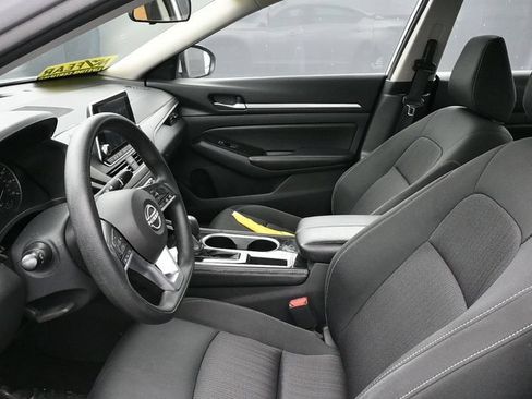 Used 2023 Nissan Altima 2.5 SV FWD image 18