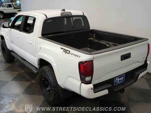 Used 2018 Toyota Tacoma TRD Sport w/ Technology Package RWD image 27