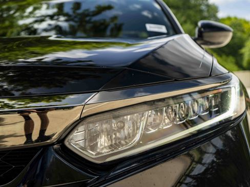 Used 2020 Honda Accord Sport image 11