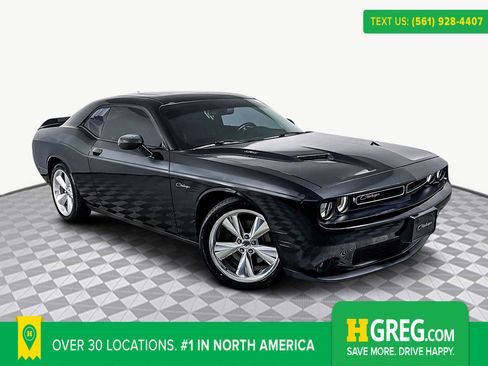 Used 2017 Dodge Challenger R/T Plus image 1