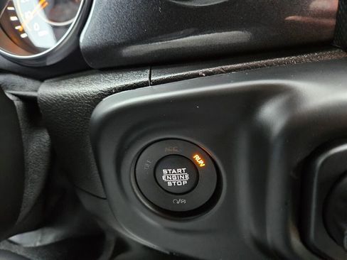 Used 2021 Jeep Wrangler Unlimited Sahara image 21