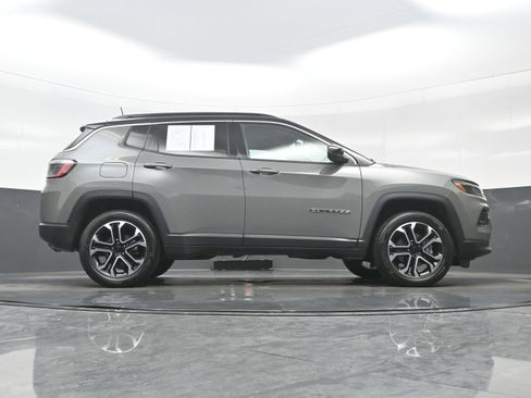 Used 2022 Jeep Compass Limited w/ Sun and Sound Group image 31