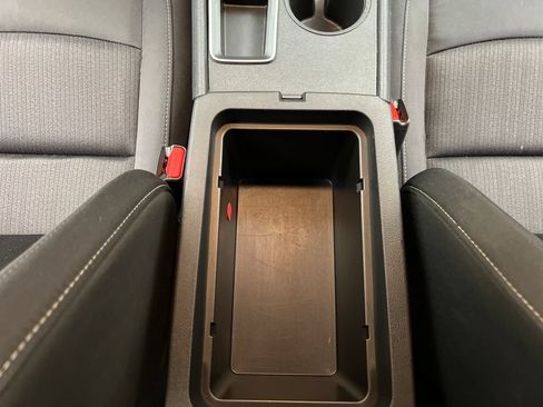 Used 2025 Nissan Altima 2.5 SV FWD image 41
