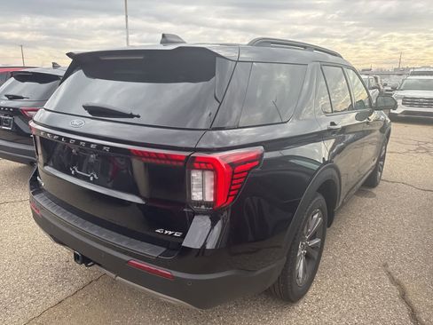 New 2026 Ford Explorer Active w/ Active Comfort Package image 9