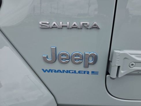 Used 2024 Jeep Wrangler Unlimited Sahara AWD/4WD image 11