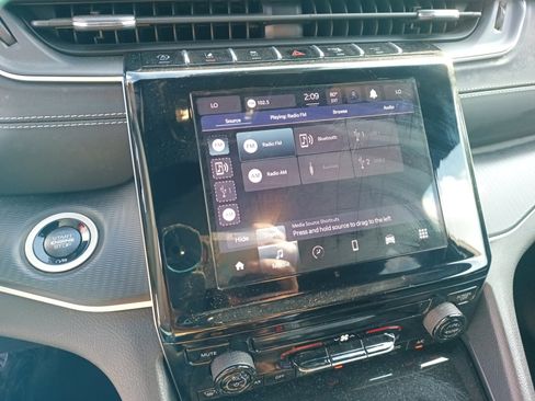 Certified 2024 Jeep Grand Cherokee Laredo X image 15